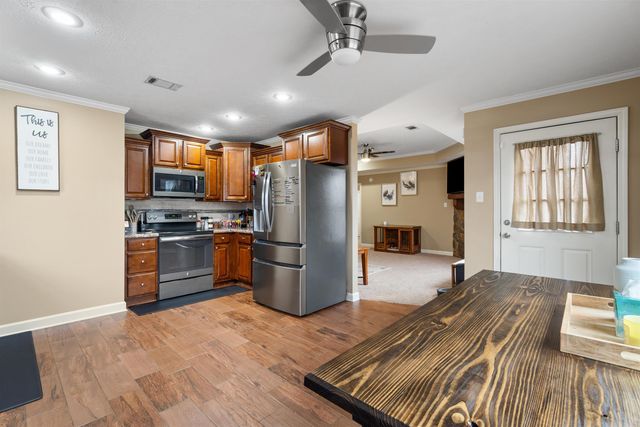 2060 Shadow Falls Dr, Conway, AR 72032