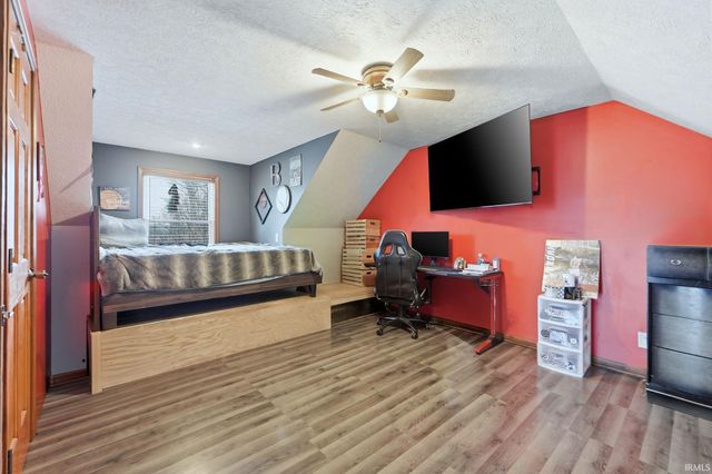 18273 Chickasaw Trail, Culver, IN 46511