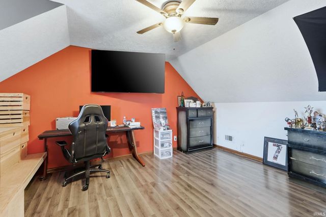 18273 Chickasaw Trail, Culver, IN 46511