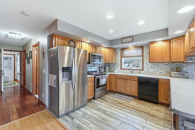 18273 Chickasaw Trail, Culver, IN 46511