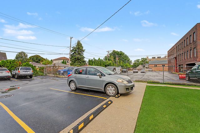 6043 N Northwest Highway 5, Chicago, IL 60631