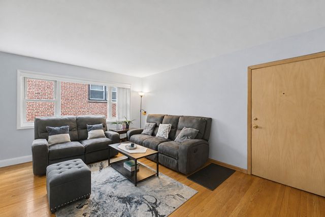 6043 N Northwest Highway 5, Chicago, IL 60631