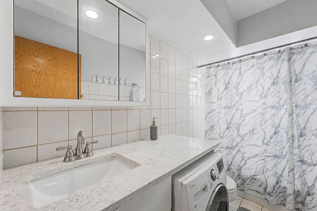 6043 N Northwest Highway 5, Chicago, IL 60631