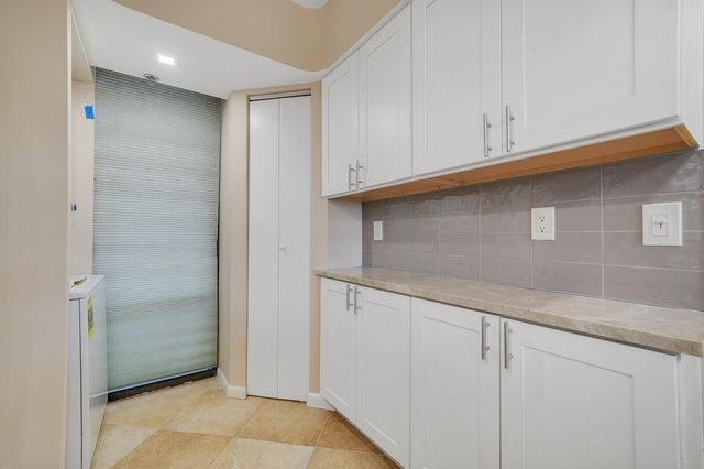 2707 N OCEAN Boulevard D-406, Boca Raton, FL 33431