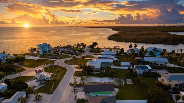 915 North ST, Fort Myers Beach, FL 33931