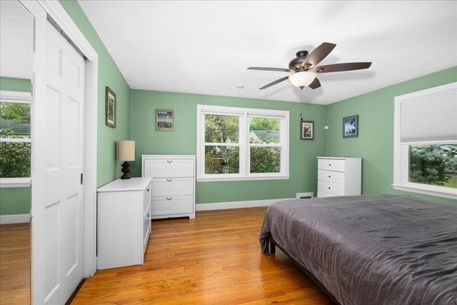 89 Weymouth St, Springfield, MA 01108