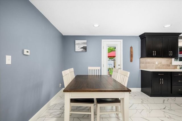 89 Weymouth St, Springfield, MA 01108