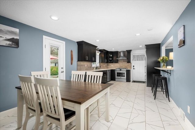 89 Weymouth St, Springfield, MA 01108