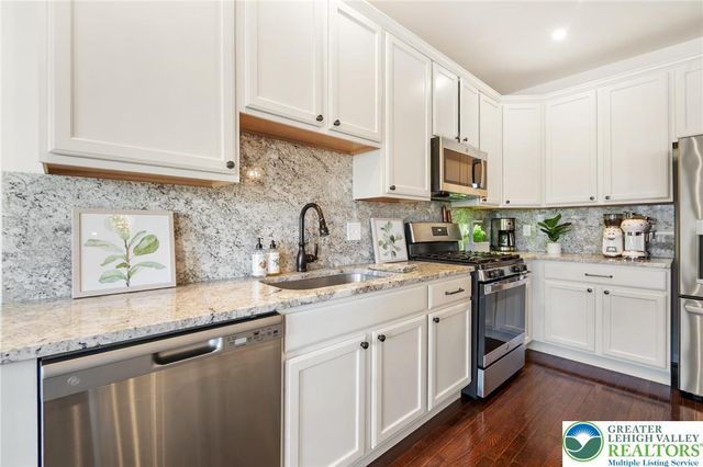 495 Gray Feather Way, Upper Macungie Twp, PA 18104