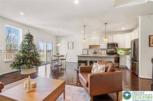 495 Gray Feather Way, Upper Macungie Twp, PA 18104