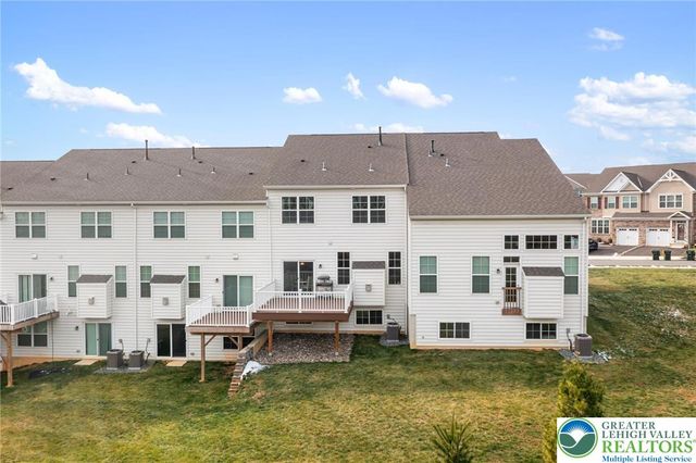 495 Gray Feather Way, Upper Macungie Twp, PA 18104