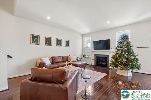 495 Gray Feather Way, Upper Macungie Twp, PA 18104