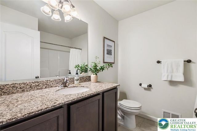 495 Gray Feather Way, Upper Macungie Twp, PA 18104