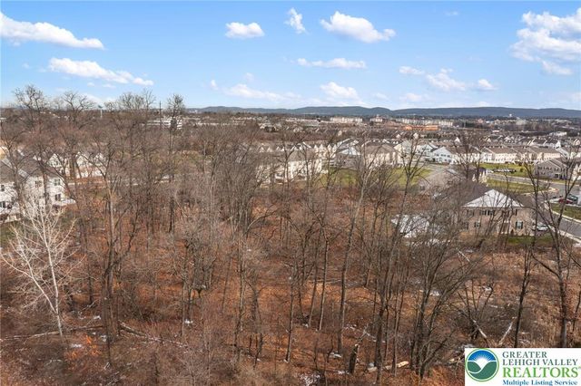 495 Gray Feather Way, Upper Macungie Twp, PA 18104