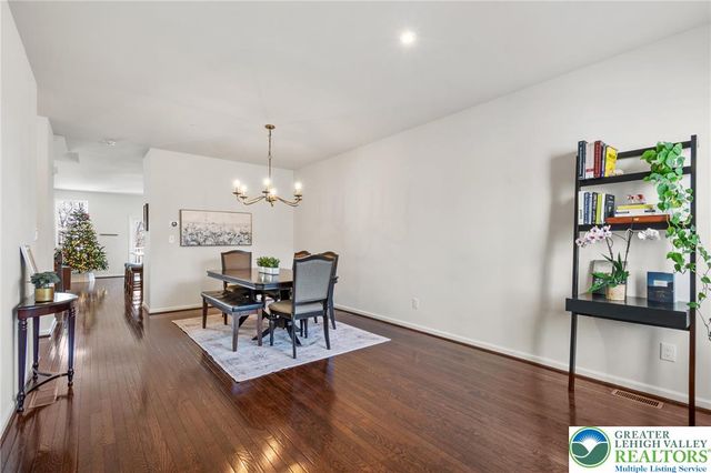 495 Gray Feather Way, Upper Macungie Twp, PA 18104