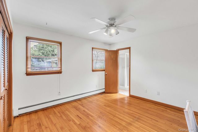 8 Adelphi Street, Islip, NY 11751