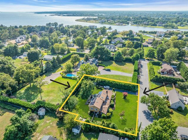 8 Adelphi Street, Islip, NY 11751
