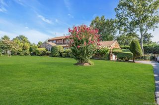 8 Adelphi Street, Islip, NY 11751