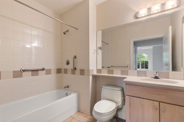 3 Repton Cir 3114, Watertown, MA 02472