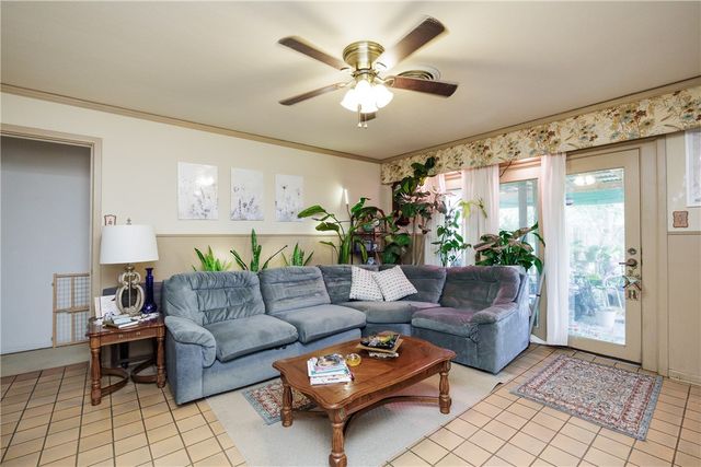 506 Fairfield Dr, Corpus Christi, TX 78412