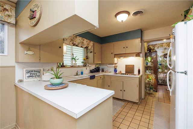 506 Fairfield Dr, Corpus Christi, TX 78412