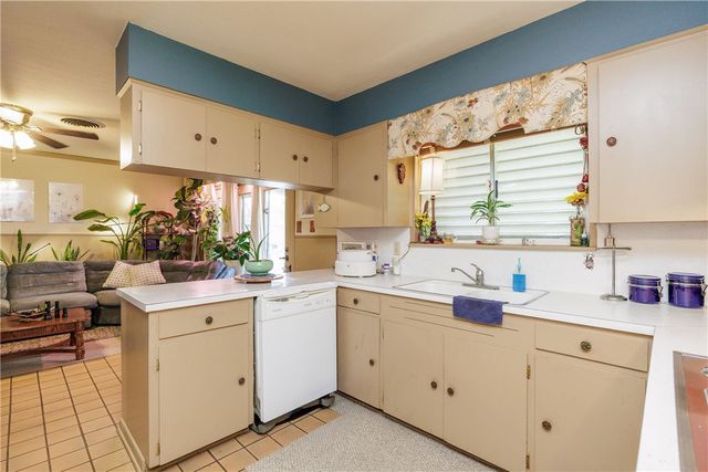 506 Fairfield Dr, Corpus Christi, TX 78412