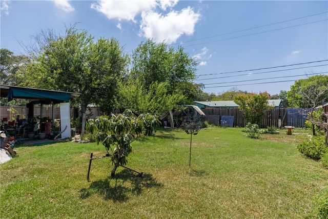 506 Fairfield Dr, Corpus Christi, TX 78412