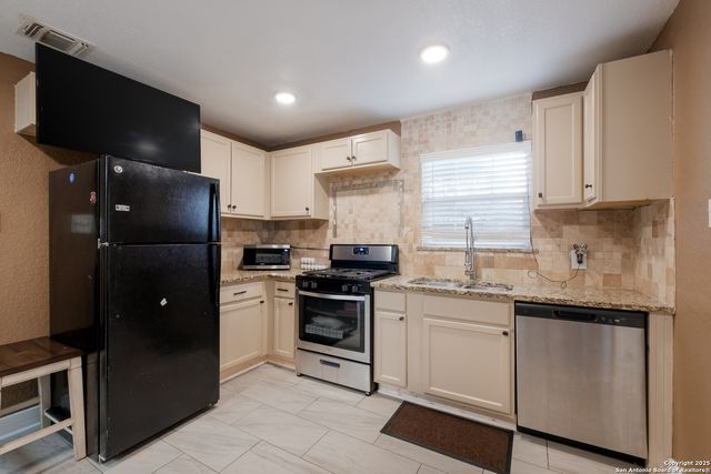 911 Porter St, San Antonio, TX 78210
