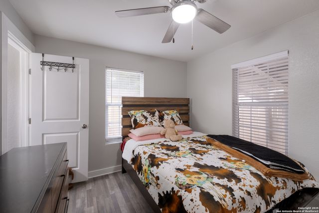911 Porter St, San Antonio, TX 78210