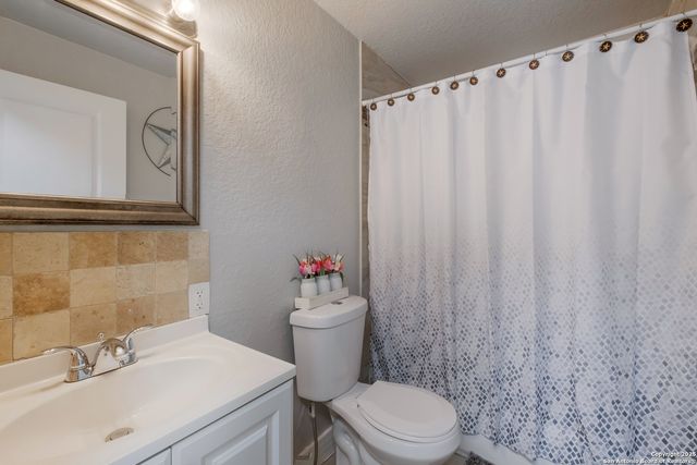 911 Porter St, San Antonio, TX 78210