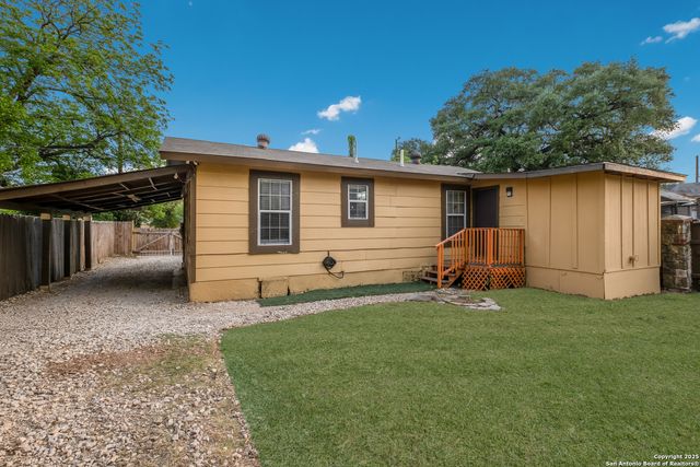 911 Porter St, San Antonio, TX 78210