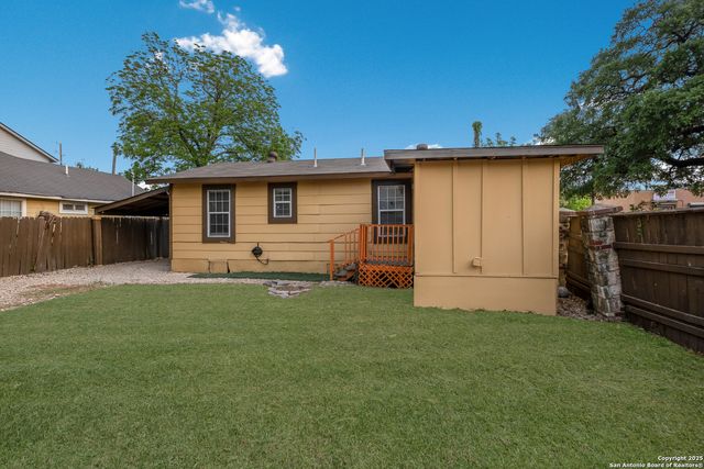 911 Porter St, San Antonio, TX 78210