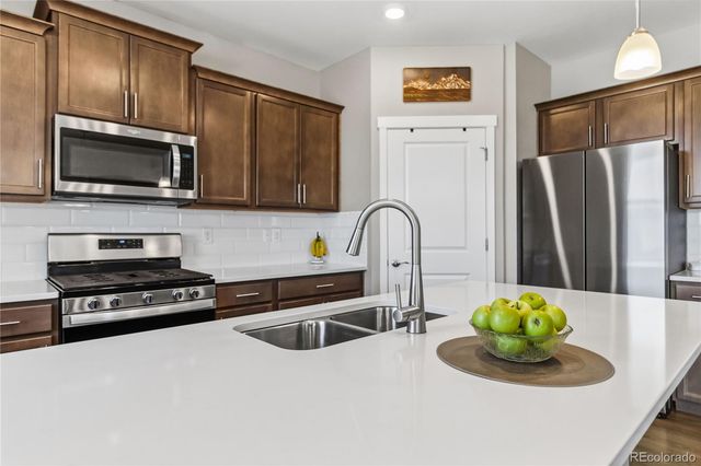 5008 Cattle Cross Lane, Castle Rock, CO 80104