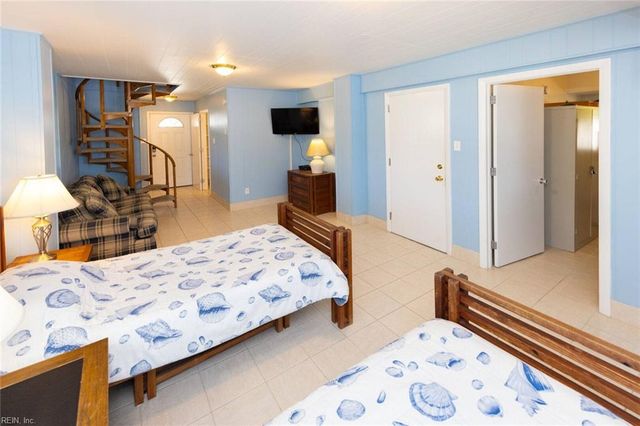 3617 Sandfiddler RD, Virginia Beach, VA 23456