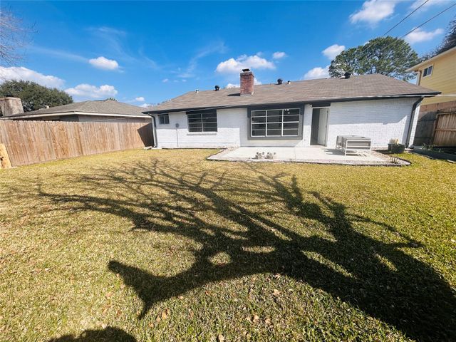 10502 Long River Drive, Sugar Land, TX 77498