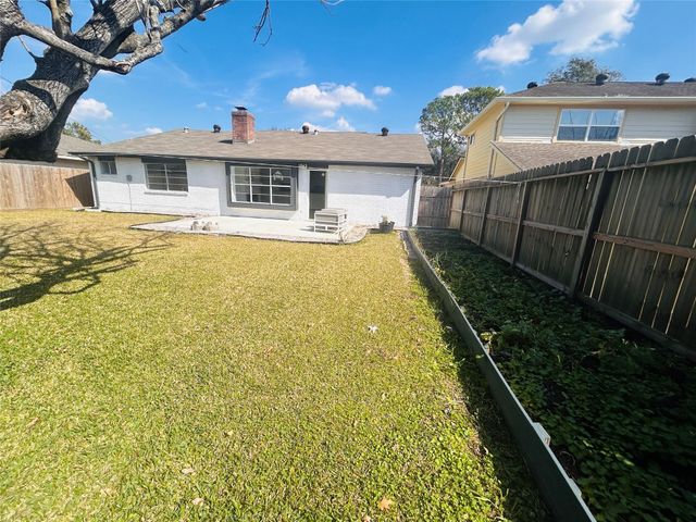 10502 Long River Drive, Sugar Land, TX 77498