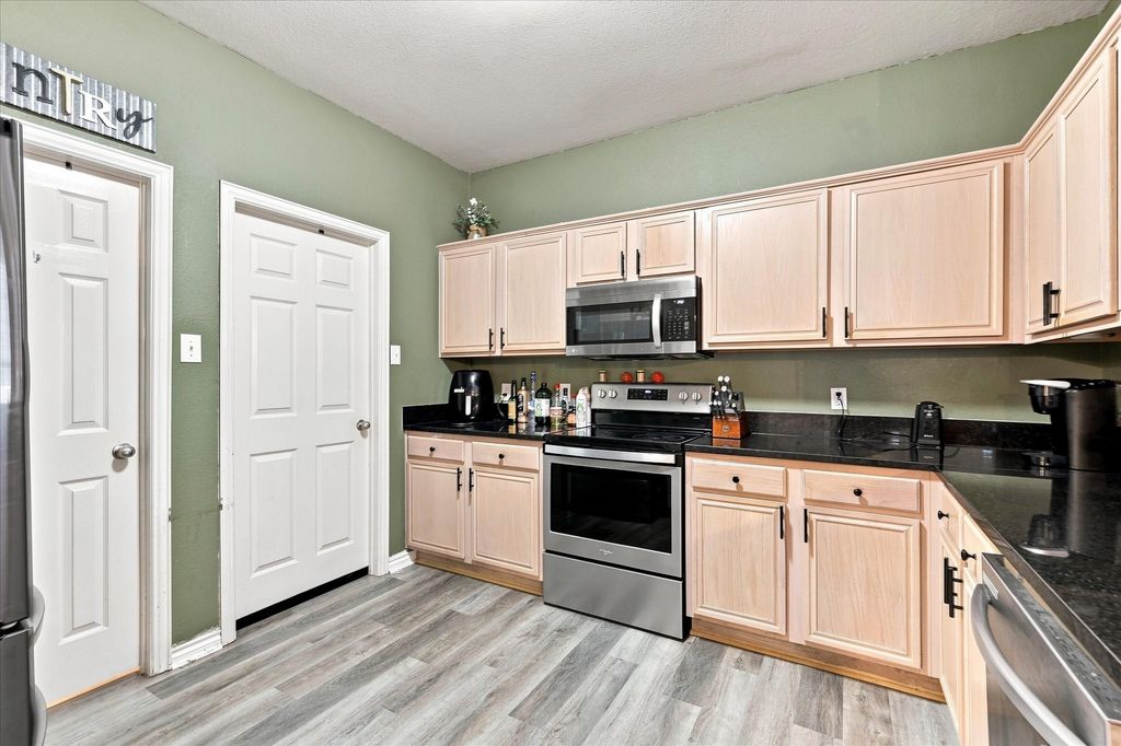 1395 Portsmouth Drive, Providence Village, TX 76227 — photo 4