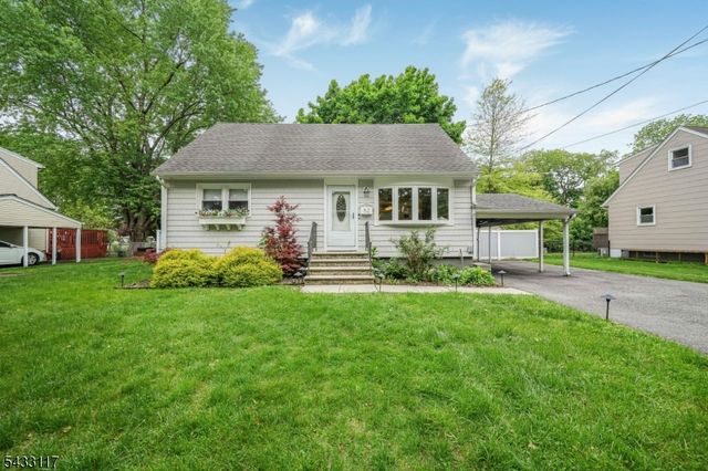 52 Barbara Dr, Pompton Lakes Boro, NJ 07442