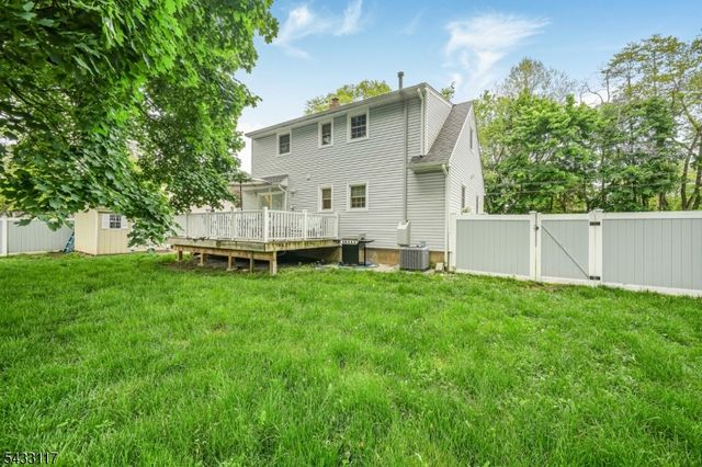 52 Barbara Dr, Pompton Lakes Boro, NJ 07442