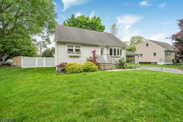 52 Barbara Dr, Pompton Lakes Boro, NJ 07442