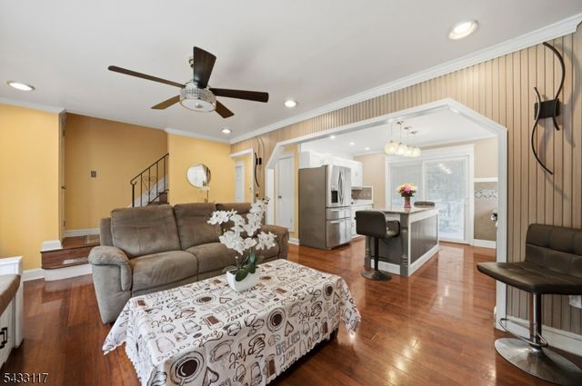 52 Barbara Dr, Pompton Lakes Boro, NJ 07442