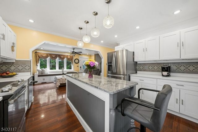 52 Barbara Dr, Pompton Lakes Boro, NJ 07442
