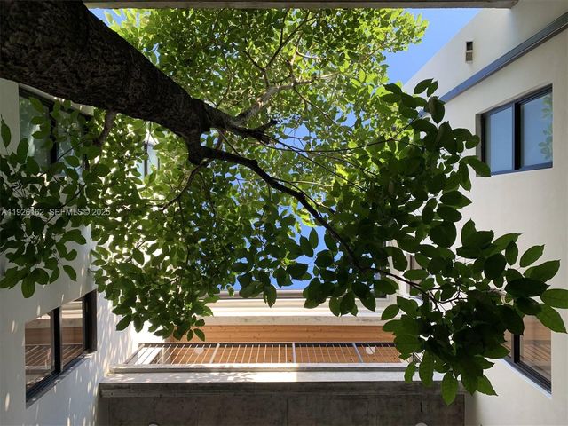 1053 NW 29th Street, Miami, FL 33127