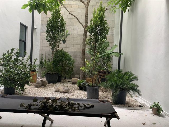 1053 NW 29th Street, Miami, FL 33127