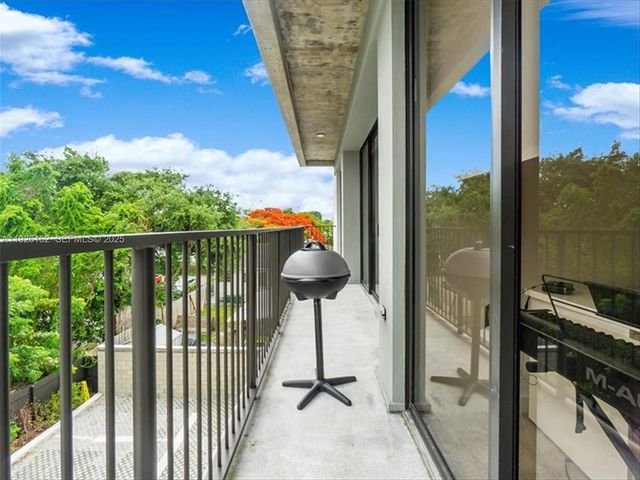 1053 NW 29th Street, Miami, FL 33127