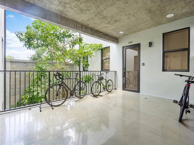 1053 NW 29th Street, Miami, FL 33127