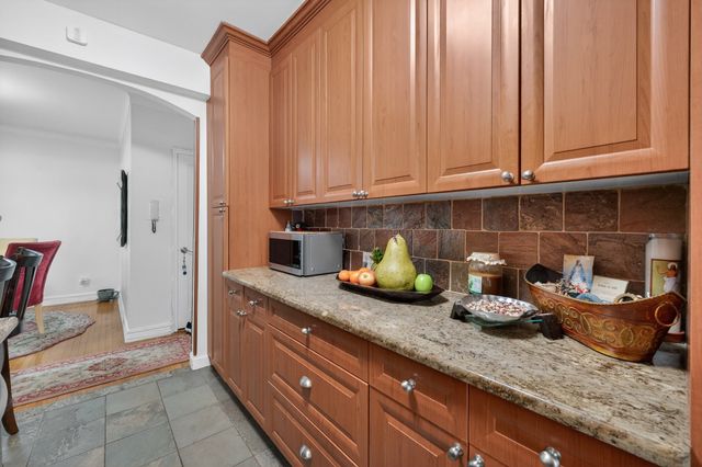 3535 75th St Apt 524, New York City, NY 11372