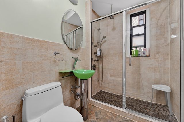 3535 75th St Apt 524, New York City, NY 11372