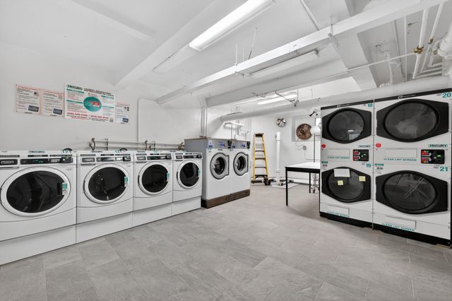 3535 75th St Apt 524, New York City, NY 11372