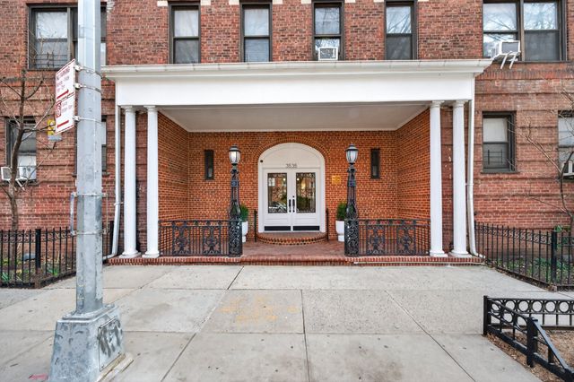 3535 75th St Apt 524, New York City, NY 11372